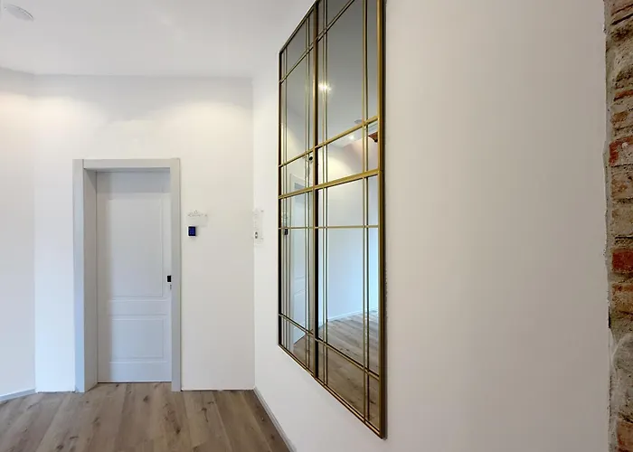 Palazzo Garbusi * 萨尔扎纳