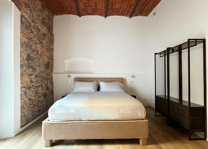 Palazzo Garbusi * 萨尔扎纳