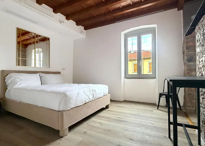 Palazzo Garbusi 萨尔扎纳