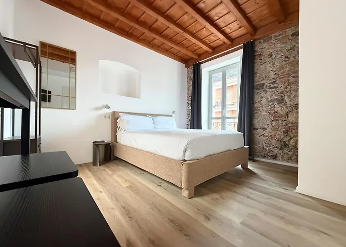 Palazzo Garbusi * 萨尔扎纳